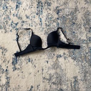 32B black plunge bra